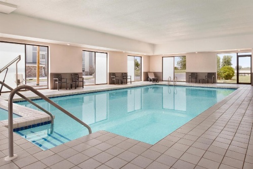 Country Inn & Suites by Radisson, Mt. Pleasant-Racine West, WI image 19