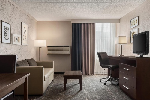 Country Inn & Suites by Radisson, Mt. Pleasant-Racine West, WI image 2