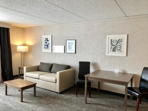 Country Inn & Suites by Radisson, Mt. Pleasant-Racine West, WI image 26