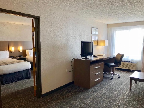 Country Inn & Suites by Radisson, Mt. Pleasant-Racine West, WI image 29