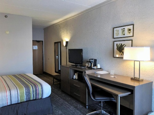 Country Inn & Suites by Radisson, Mt. Pleasant-Racine West, WI image 35