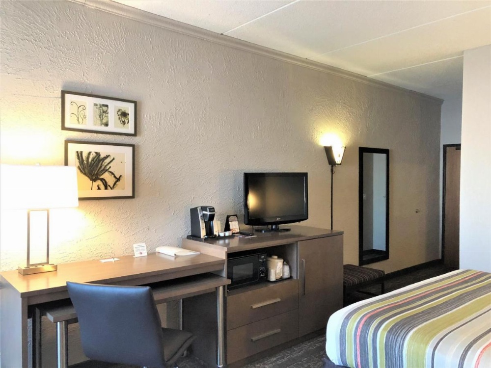 Country Inn & Suites by Radisson, Mt. Pleasant-Racine West, WI Image 36