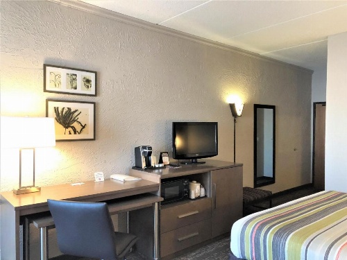Country Inn & Suites by Radisson, Mt. Pleasant-Racine West, WI image 36